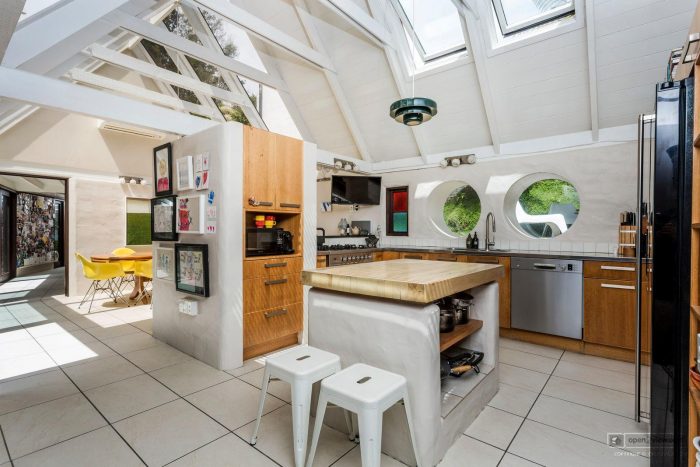 24 Channel View Road, Campbells Bay, North Shore City, Auckland, 0630, New Zealand