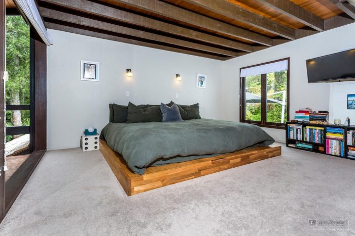24 Channel View Road, Campbells Bay, North Shore City, Auckland, 0630, New Zealand