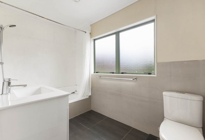 70D Alfriston Road, Manurewa East, Manukau City, Auckland, 2102, New Zealand