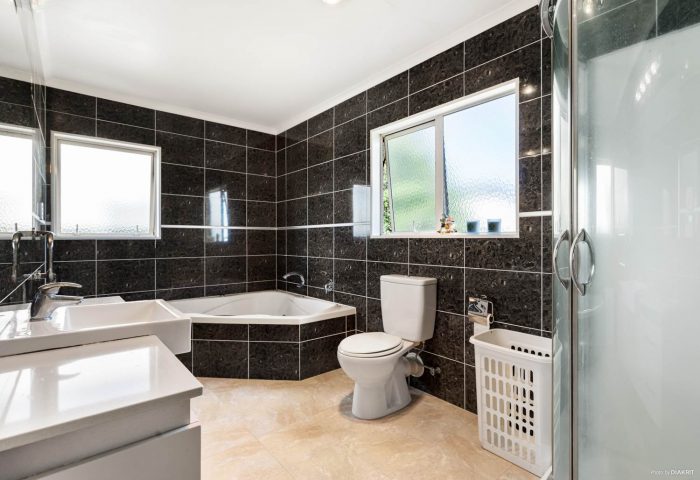 10 Hornbill Drive, Albany, North Shore City, Auckland, 0632, New Zealand
