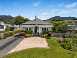 15 Hugh Street, Sawyers Bay, Dunedin, Otago, 9023, New Zealand