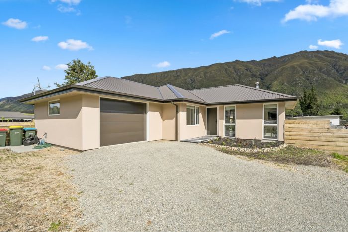 8 Lakefield Close, Kingston, Queenstown-Lakes, Otago, 9793, New Zealand