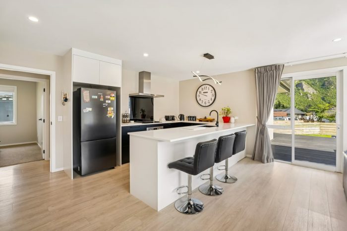 8 Lakefield Close, Kingston, Queenstown-Lakes, Otago, 9793, New Zealand