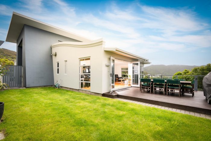 7 Caughley Grove, Karori, Wellington, 6012, New Zealand