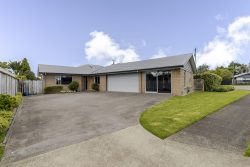 2 Oakwood Drive, Highlands Park, New Plymouth, Taranaki, 4312, New Zealand