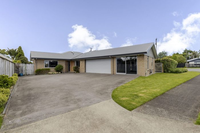 2 Oakwood Drive, Highlands Park, New Plymouth, Taranaki, 4312, New Zealand