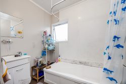 1/5 Solveig Place, Randwick Park, Manukau City, Auckland, 2105, New Zealand