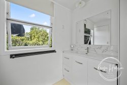 10 Regent Street, Whakapirau, Kaipara, Northland, 0583, New Zealand