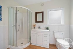 5 Regent Street, Whakapirau, Kaipara, Northland, 0583, New Zealand