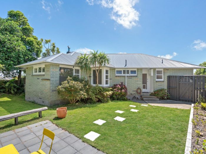 5 Turville Crescent, Newlands, Wellington, 6037, New Zealand