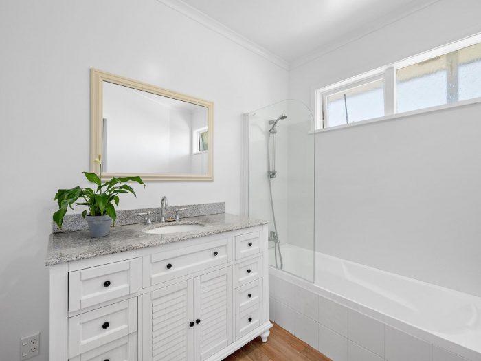 5 Turville Crescent, Newlands, Wellington, 6037, New Zealand