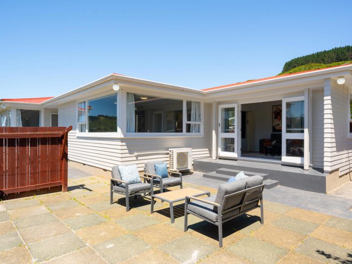 82 Larsen Crescent, Tawa, Wellington, 5028, New Zealand