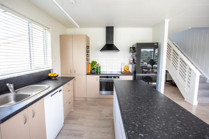 8A Sheridan Terrace, Johnsonville, Wellington, 6037, New Zealand