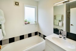 20 Baylands Drive, Newlands, Wellington, 6037, New Zealand