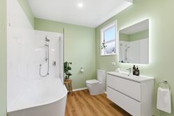 24 Pembroke Road, Northland, Wellington, 6012, New Zealand