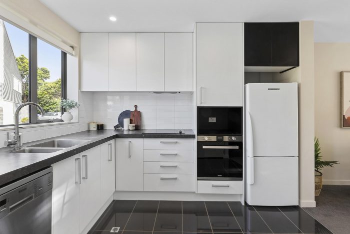 9/2 Stone Street, Miramar, Wellington, 6022, New Zealand