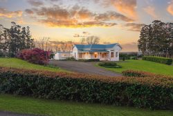 124 Rimmer Road, Helensville, Auckland, 0875, New Zealand