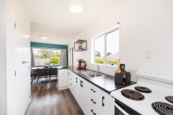 20B Hilton Grove, Kelvin Grove, Palmerston North, Manawatu / Whanganui, 4414, New Zealand