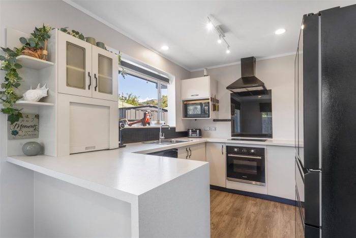 9 Vining Crescent, Stoke, Nelson, Nelson / Tasman, 7011, New Zealand
