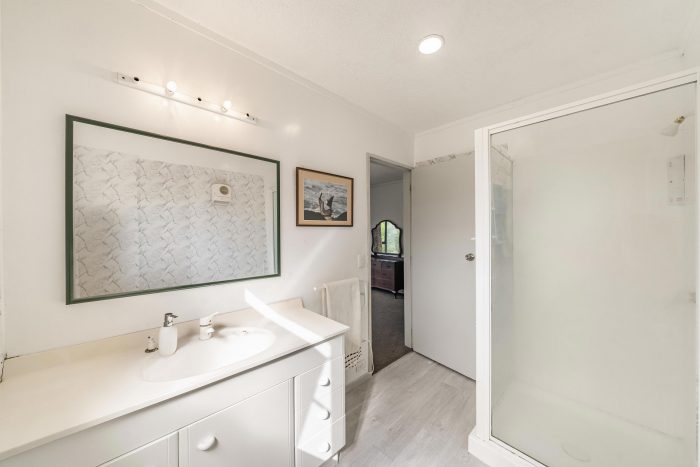 14 Westhaven Drive, Tawa, Wellington, 5028, New Zealand