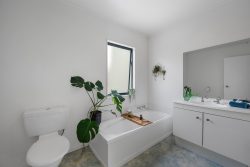 6/61A Birkdale Road, Birkdale, North Shore City, Auckland, 0626, New Zealand