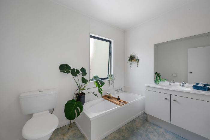 6/61A Birkdale Road, Birkdale, North Shore City, Auckland, 0626, New Zealand