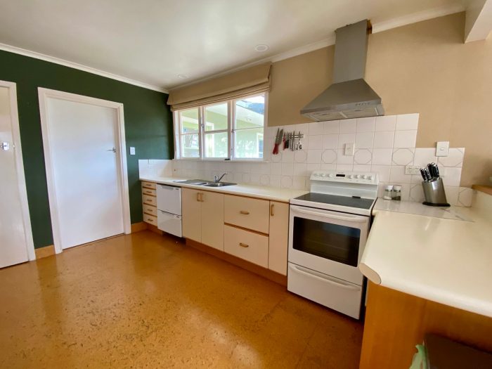 6A Surrey Crescent, Hokowhitu, Palmerston North, Manawatu / Whanganui, 4410, New Zealand