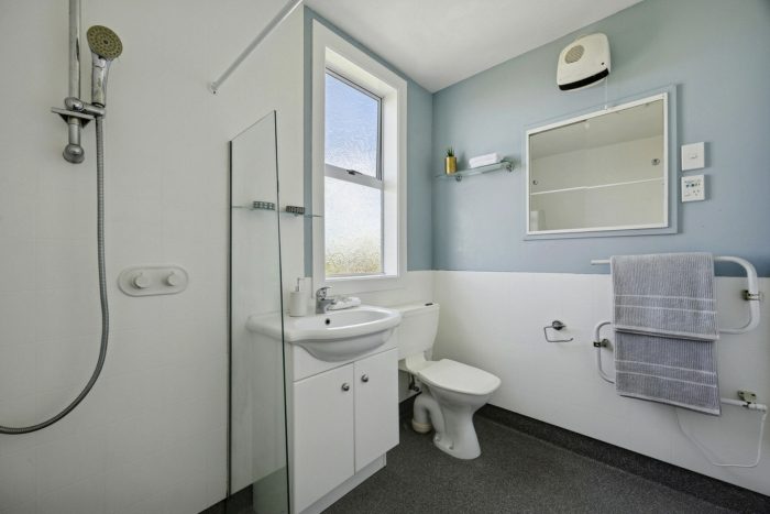 17 Carnarvon Street, Belleknowes, Dunedin, Otago, 9011, New Zealand