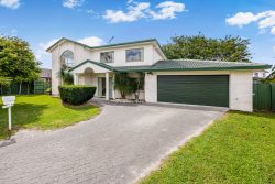 16 Cumbrian Place, Conifer Grove, Takanini, Papakura, Auckland, 2112, New Zealand