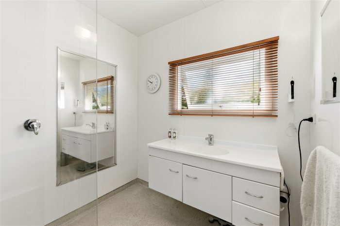 5 Edinburgh Street, Takaka, Tasman, Nelson / Tasman, 7110, New Zealand