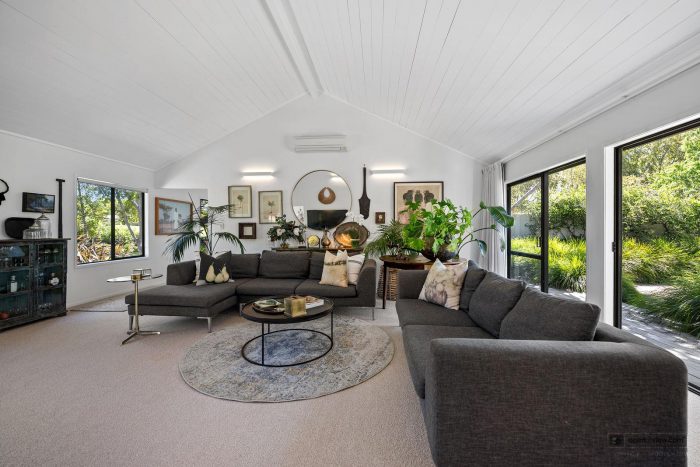 44 Hardens Lane, Paremoremo, North Shore City, Auckland, 0632, New Zealand
