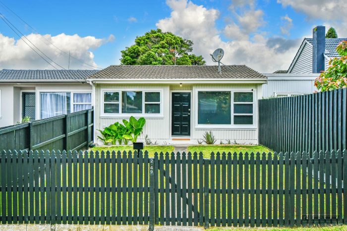 2/49 Russell Road, Manurewa, Manukau City, Auckland, 2102, New Zealand