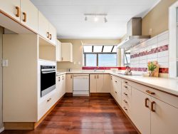 7 Tree Top Lane, Paparangi, Wellington, 6037, New Zealand