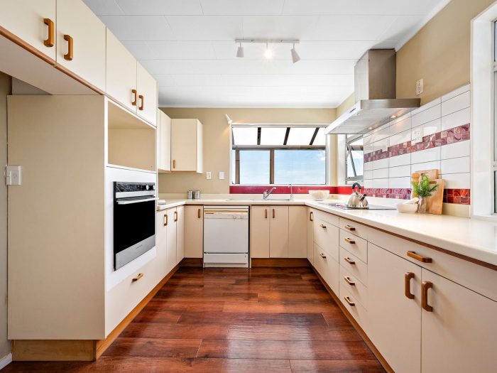 7 Tree Top Lane, Paparangi, Wellington, 6037, New Zealand