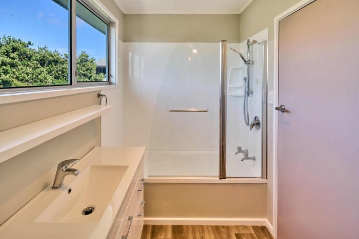 17 Rembrandt Avenue, Tawa, Wellington, 5028, New Zealand