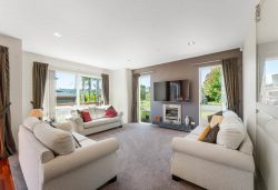 42 Newbury Place, Schnapper Rock, North Shore City, Auckland, 0632, New Zealand