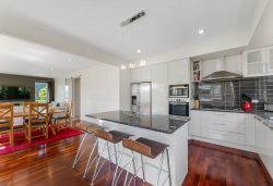 42 Newbury Place, Schnapper Rock, North Shore City, Auckland, 0632, New Zealand