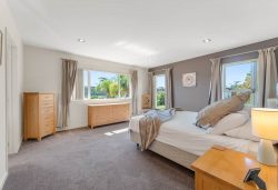 42 Newbury Place, Schnapper Rock, North Shore City, Auckland, 0632, New Zealand