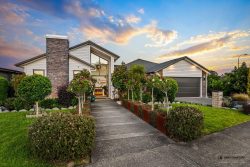 45 Pohutukawa Parade, Riverhead, Rodney, Auckland, 0820, New Zealand