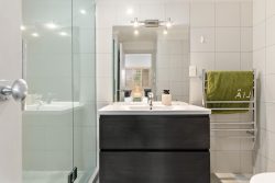 8 Dunedin Street, Saint Marys Bay, Auckland, 1011, New Zealand