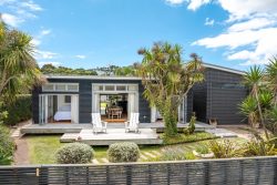 90 The Esplanade, Surfdale, Waiheke Island, Auckland, 1081, New Zealand