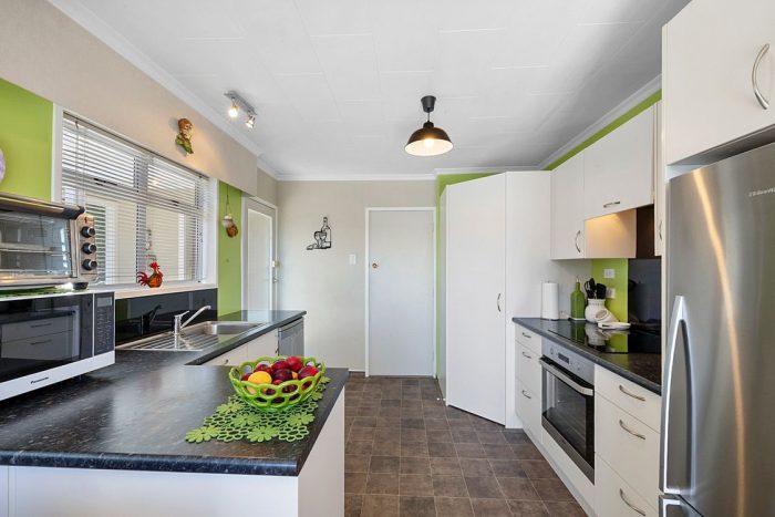 18 Mount View Place, Spotswood, New Plymouth, Taranaki, 4310, New Zealand