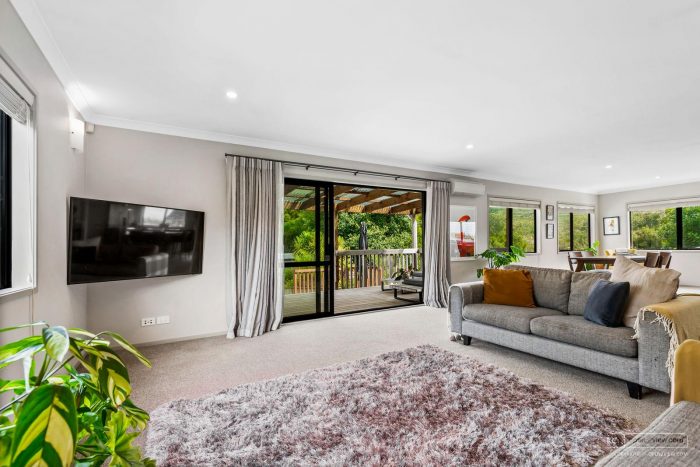 7 Wautaiti Drive, Riverhead, Rodney, Auckland, 0820, New Zealand