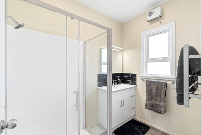 75 and 75B Queen Street, Levin, Horowhenua, Manawatu / Whanganui, 5510, New Zealand