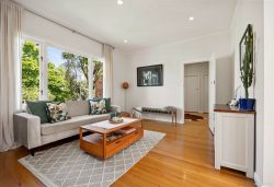 7 Bromley Place, Glen Innes, Auckland, 1072, New Zealand