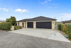 32 Cooladerry Place, Rosehill, Papakura, Auckland, 2113, New Zealand