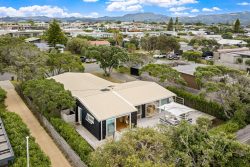 25 Esme Grove, Omaha, Rodney, Auckland, 0986, New Zealand