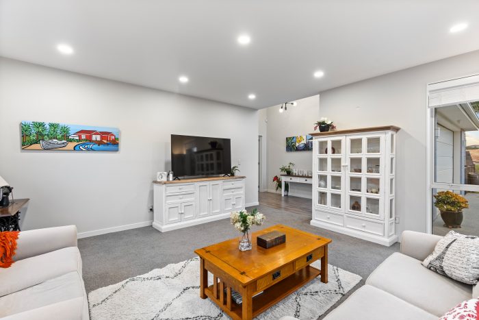 21 Flavell Drive, Orewa, Rodney, Auckland, 0931, New Zealand