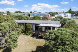 6 Jane Gifford Place, Omaha, Rodney, Auckland, 0986, New Zealand