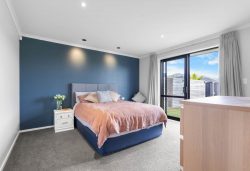 6 Minerva Avenue, Helensville, Rodney, Auckland, 0800, New Zealand